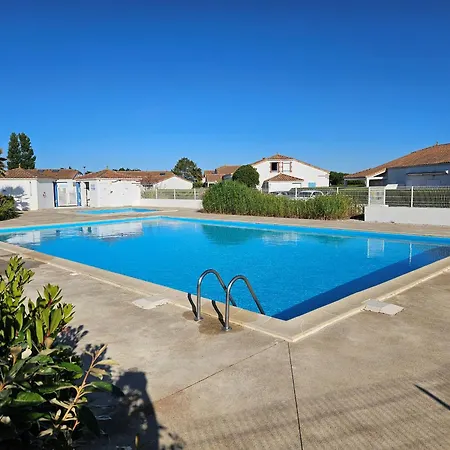 Maisonnette Confortable Avec Piscine Privee Et Parking - Fr-1-476-166 *