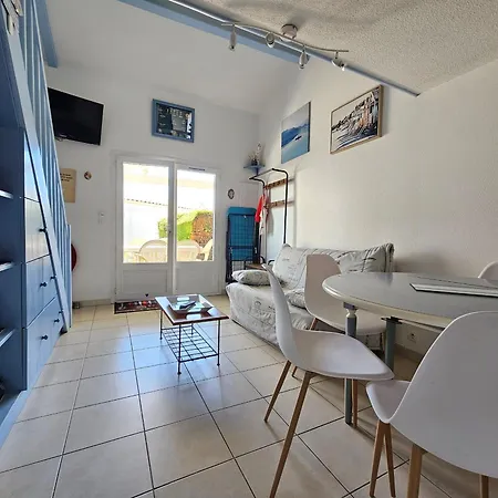 Maisonnette Confortable Avec Piscine Privee Et Parking - Fr-1-476-166 بيت للعطل