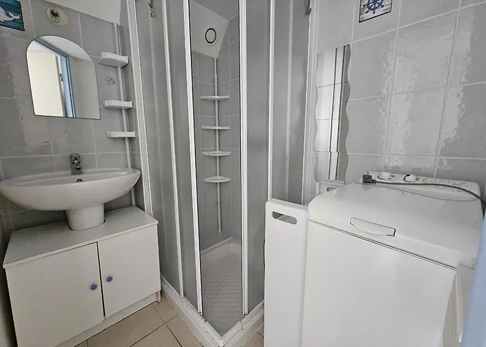 Maisonnette Confortable Avec Piscine Privee Et Parking - Fr-1-476-166 بيت للعطل *